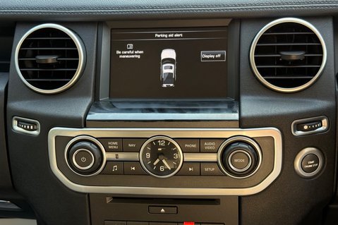 Land Rover Discovery SDV6 SE TECH - ULEZ COMPLIANT -FULL LR SERVICE HISTORY - 9 SERVICES -TOWBAR 41