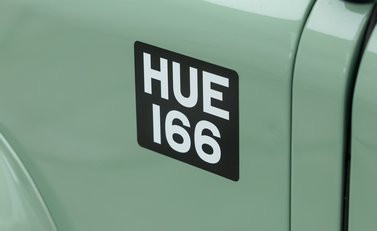 Land Rover Defender 90 HERITAGE HARD TOP 30