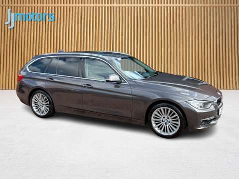 BMW 3 Series 2.0 320d Luxury Touring 5dr Diesel Auto Euro 5 (s/s) (184 ps) 4