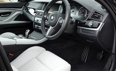 BMW M5 Competition Package 6