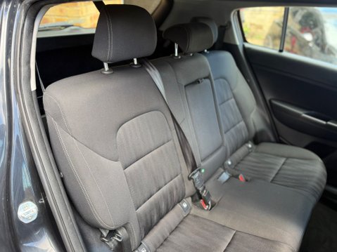 Kia Sportage 1.6 GDi 1 SUV 5dr Petrol Manual Euro 6 30