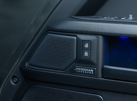 Land Rover Defender 110 OCTA EDITION ONE 34