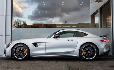 Mercedes-Benz AMG GT R 3