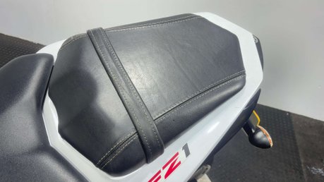 Yamaha FZ1 FAZER 2011 ONLY 19K VERY CLEAN 1000CC NAKED MOT SERVICED 31