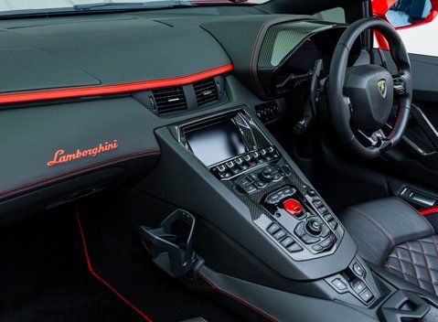 Lamborghini Aventador S LP 740-4 ROADSTER 19