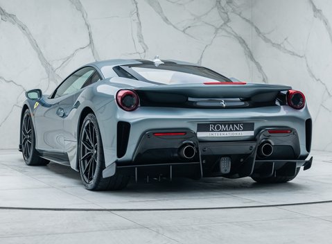 Ferrari 488 Pista 12