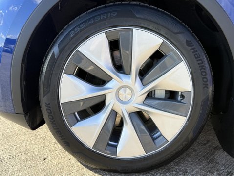 Tesla Model Y (Dual Motor) Long Range SUV 5dr Electric Auto 4WDE (384 bhp) 18