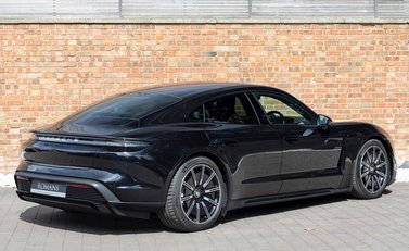 Porsche Taycan Turbo 7