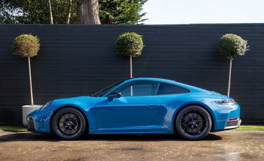 Porsche 911 Carrera 4 GTS (992.2) 3