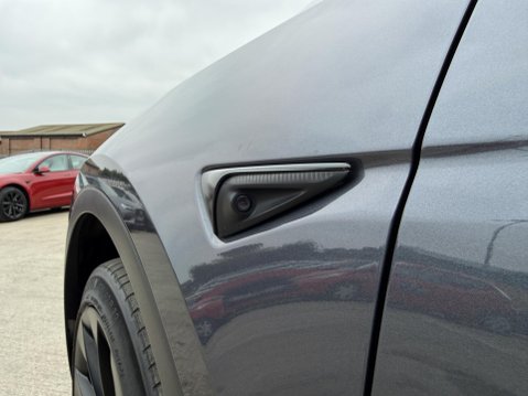 Tesla Model Y (Dual Motor) Long Range SUV 5dr Electric Auto 4WDE (384 bhp) 46