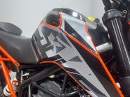 KTM Duke 2018 26K RUNNING PROJECT BIKE SPARES OR REPAIR 125CC NAKED 28