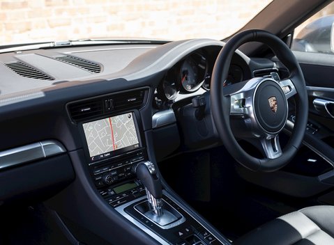 Porsche 911 (991) Targa 4S 17