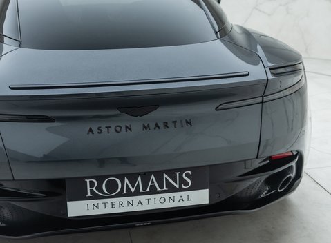 Aston Martin DB11 V8 28