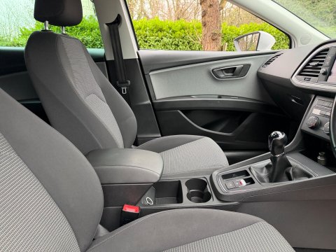 SEAT Leon 1.2 TSI SE Dynamic Technology Euro 6 (s/s) 5dr 33