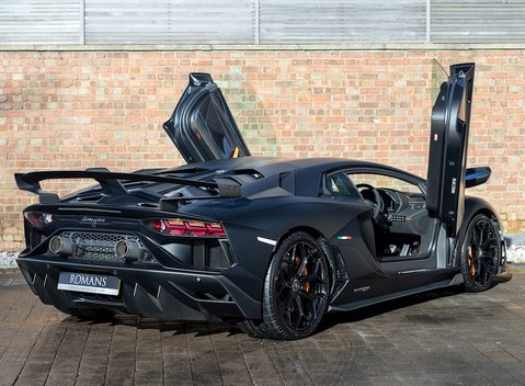 Lamborghini Aventador SVJ LP 770-4 8