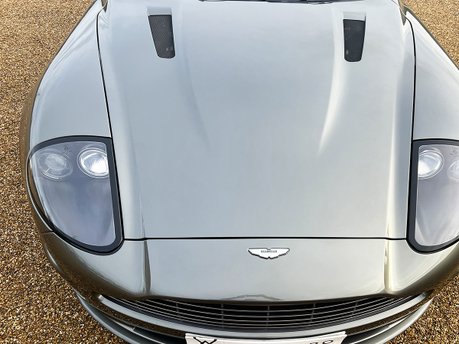Aston Martin Vanquish V12 S 29