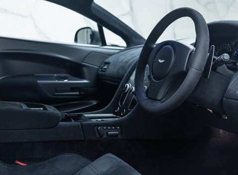 Aston Martin Vantage GT8 13