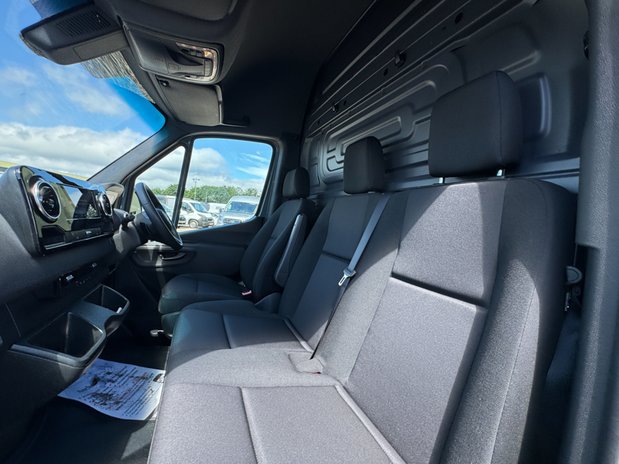 Mercedes-Benz Sprinter AUTO LWB L3H2 High Roof Air Con Cam EURO 6 13