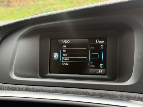 Volvo V40 1.6 V40 SE Luxury D2 Auto 5dr 27