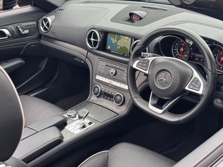 Mercedes-Benz SL Series 3.0 SL400 V6 AMG Line (Premium) Convertible Petrol G-Tronic+ Euro 6 (367ps) 3