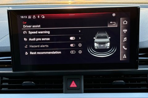 Audi A4 AVANT TDI S LINE MHEV - REVERSE CAMERA - 8 AUDI MAIN DEALER SERVICES 51