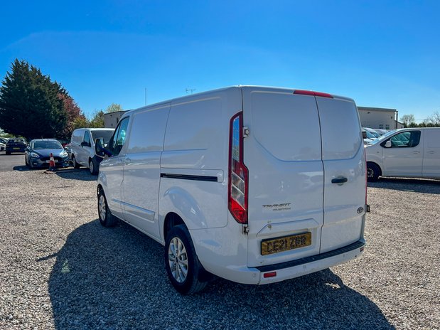 Ford Transit Custom SWB L1H1 (SOLD) Low Roof Limited 280 Air Con Alloys Nav Sensors EURO 6 NO V 8