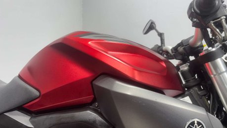 Yamaha MT-125 MT 125 2015 11K VERY CLEAN MOT SERVICED 15BHP 125CC NAKED 48