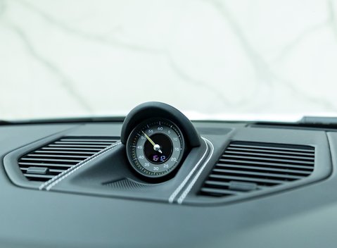 Porsche 911 (992) GT3 Touring 15