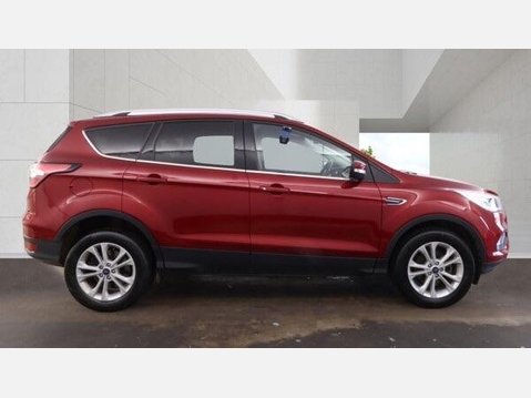 Ford Kuga 1.5T EcoBoost Titanium 2WD Euro 6 (s/s) 5dr 3