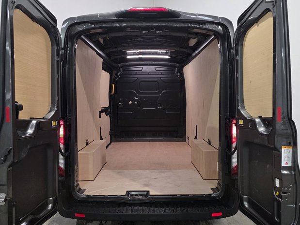 Ford Transit Transit 350 L3 Diesel FWD 2.0 Eco blue 165ps H2 Limited Van [NAV} 9
