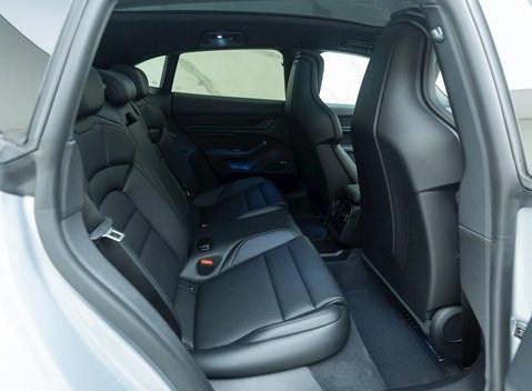 Porsche Taycan 4S Sport Turismo 13