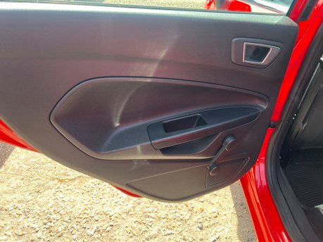 Ford Fiesta ZETEC 19