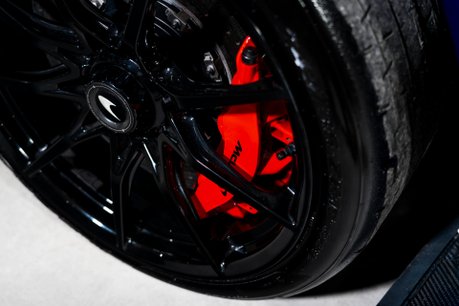 McLaren Senna 1 OWNER CAR. ELITE PAINTWORK. BOWERS & WILKINS. LIFT SYSTEM 12