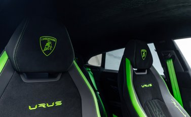 Lamborghini Urus PERFORMANTE 16