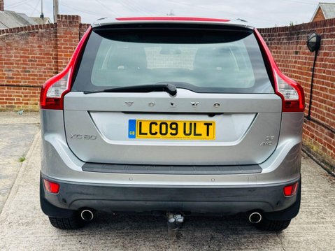 Volvo XC60 2.4 D5 SE Lux Premium SUV 5dr Diesel Geartronic AWD Euro 4 (205 ps) 4