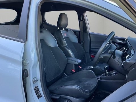 Ford Fiesta 1.5T EcoBoost ST-3 Euro 6 (s/s) 5dr 9
