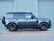 Land Rover Defender 110 2026  MODEL D350 HARD TOP X-DYNAMIC HSE SEEKER STYLED  REAR GENUINE SEATS 6