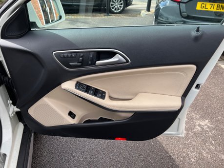 Mercedes-Benz GLA Class 2.0 GLA250 AMG Line PREMIUM PLUS SUV 5dr Petrol 7G-DCT 4MATIC Euro 6(211ps) 16