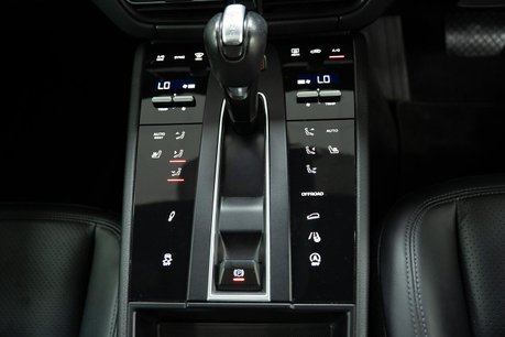 Porsche Macan 2.9T V6 S SUV 5dr Petrol PDK 4WD Euro 6 (s/s) (380 ps) 18