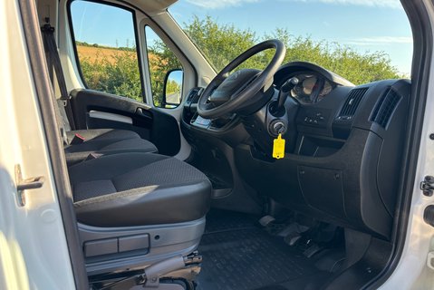 Citroen Relay 33 L1H1 X 120 ps BlueHdi Panel Van - Racking & Invertor 19