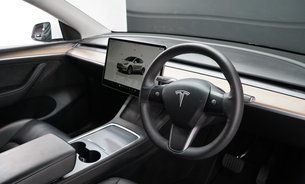 Tesla Model Y LONG RANGE AWD Battery SOH 90% Good Tyres One Owner VAT Qualifying 2