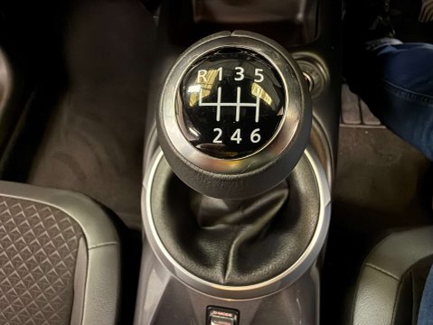 Nissan Juke 1.0 Juke N-Connecta DiG-T 5dr 31