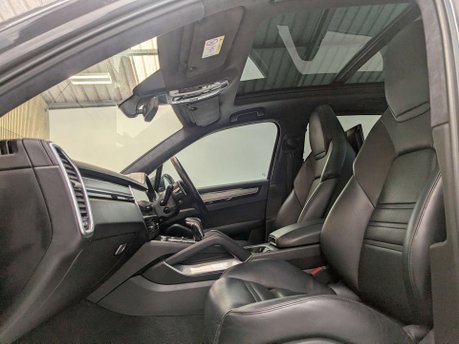Porsche Cayenne 4.0 Cayenne T S E-Hybrid Auto 4WD 5dr 39