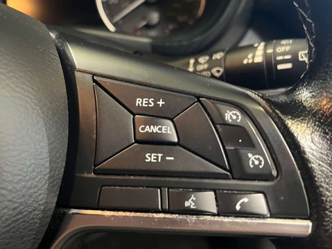Nissan Juke 1.0 Juke N-Connecta DiG-T 5dr 17
