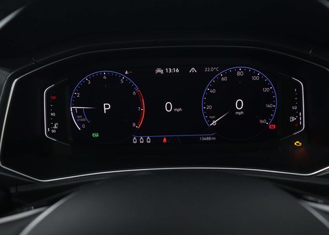 Volkswagen T-Roc 1.5 T-Roc SEL TSi Evo Semi-Auto 5dr 16