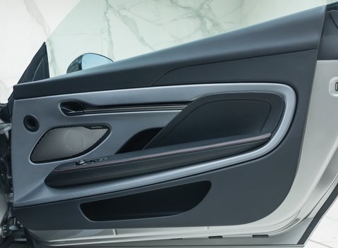 Aston Martin Vanquish V12 27