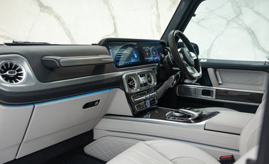 Mercedes-Benz G Class AMG G63 CARBON EDITION 18