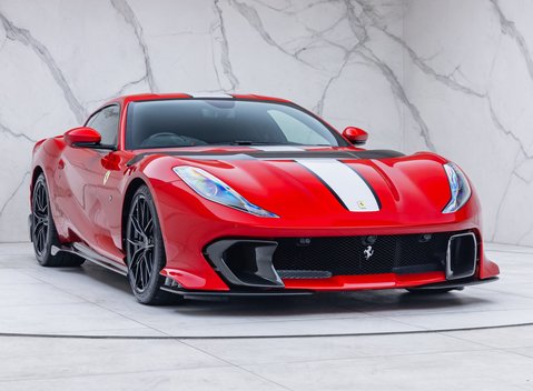 Ferrari 812 Competizione 6