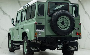 Land Rover Defender 110 HERITAGE 10