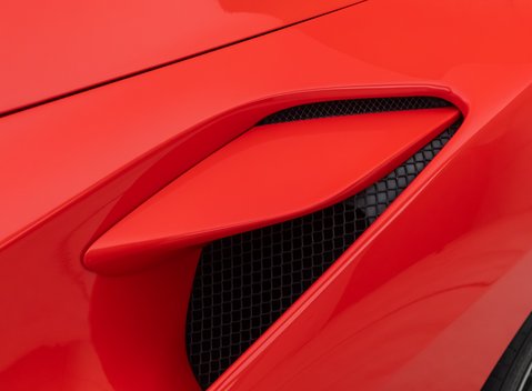 Ferrari F8 Spider 29